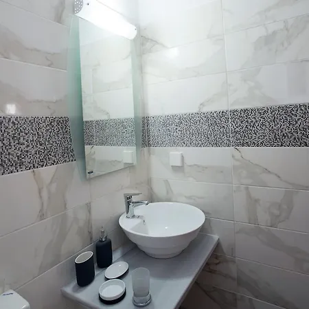 Myconian Brothers * 阿诺梅拉