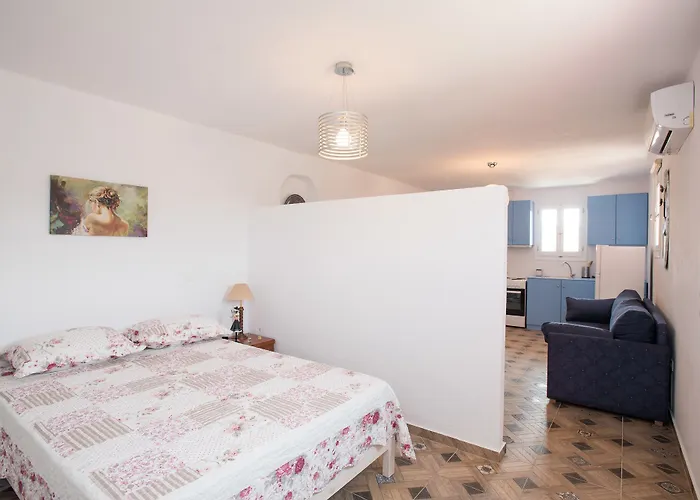 Myconian Brothers אנו מרה